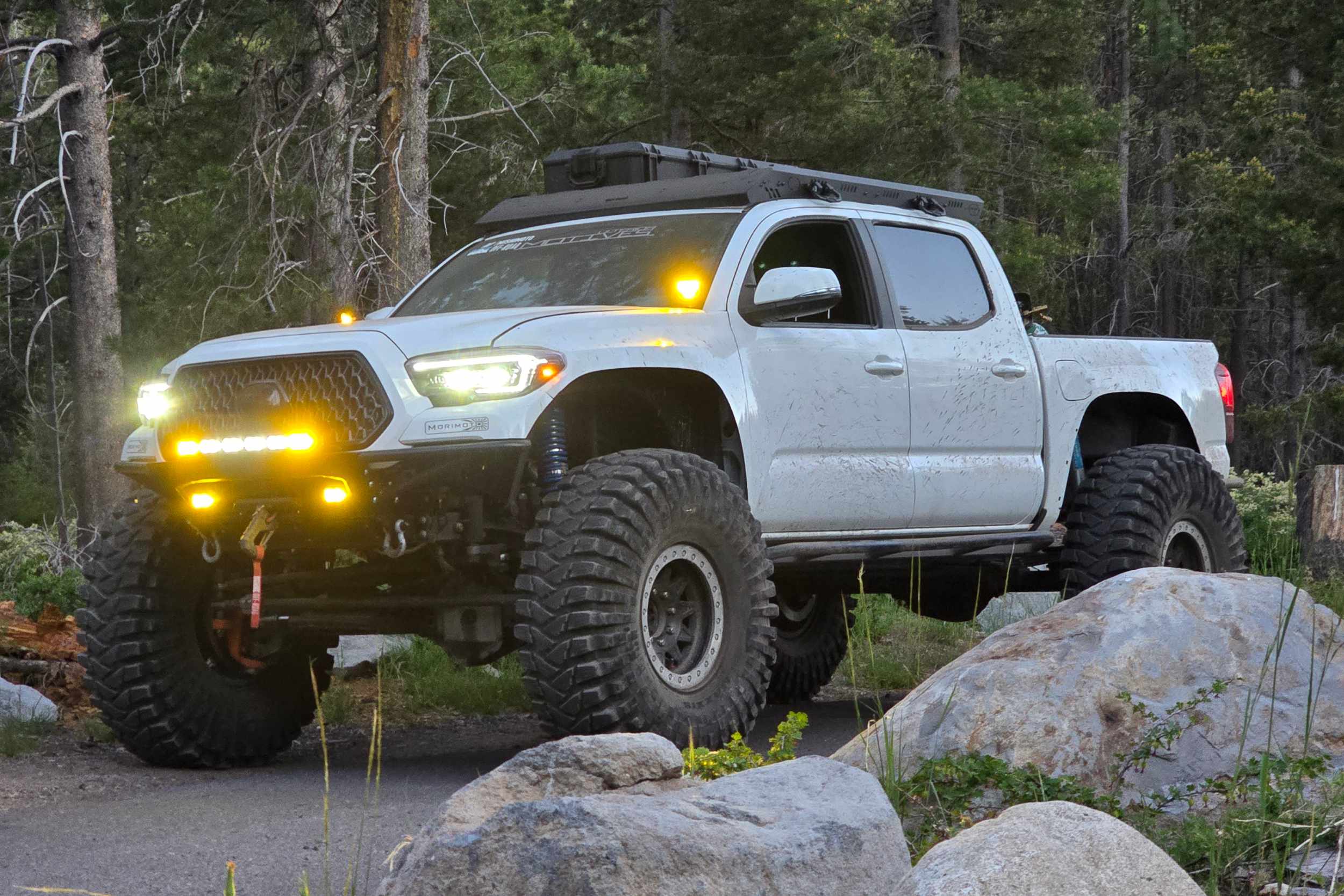 Single-Row BangerBar: (6 Pod / 24") (HXB Power - White/Yellow)