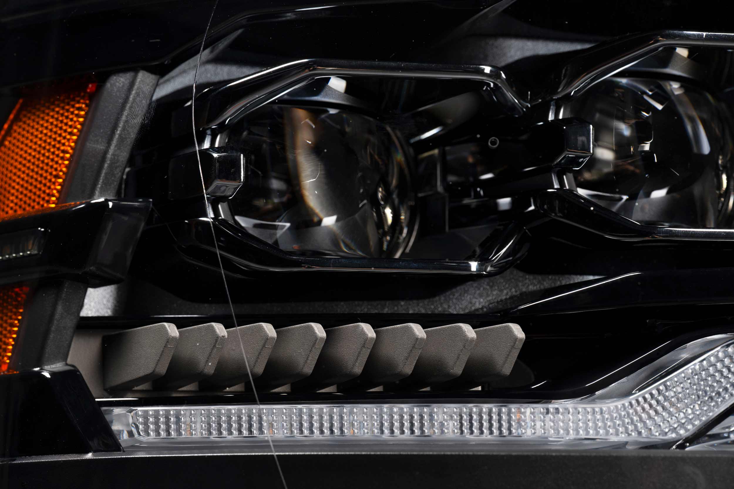 XB Evo Hybrid Headlights: 09-18 Dodge Ram (Set)