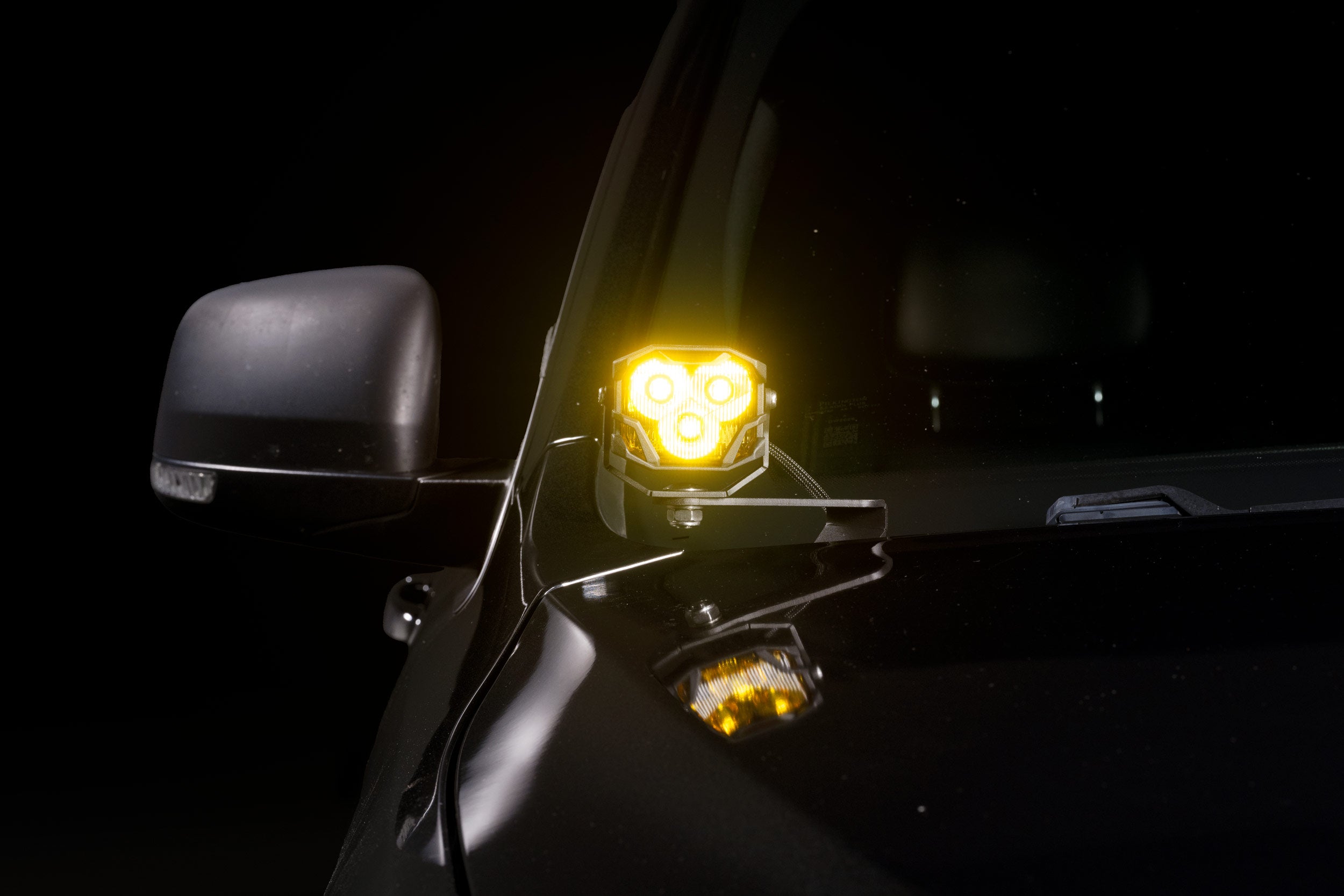 Ditch Light Brackets: Jeep Grand Cherokee (11-22) / Durango (11-24 / Set)