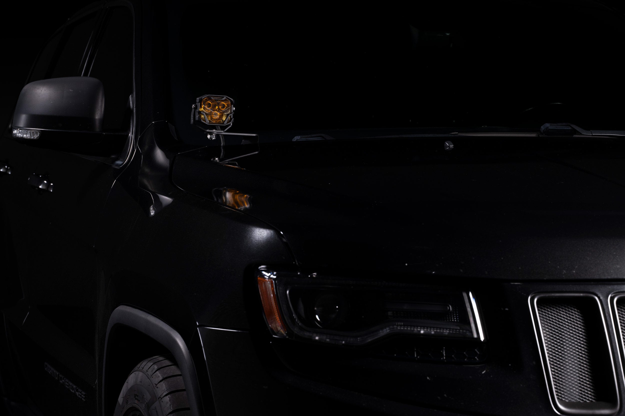 Ditch Light Brackets: Jeep Grand Cherokee (11-22) / Durango (11-24 / Set)