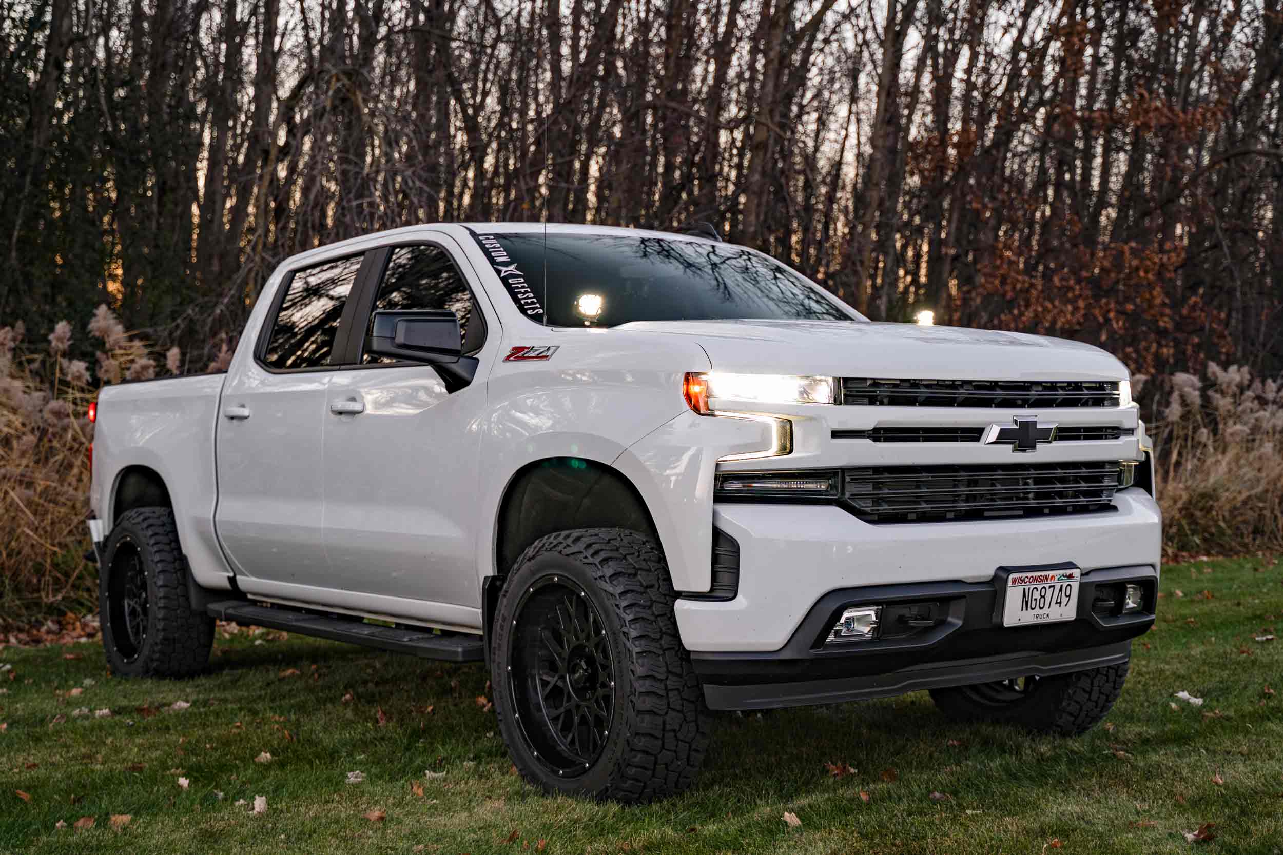 Morimoto 4Banger Ditch Light Kit: 19-24 Silverado 1500 (HXB Yellow Combo Beam)