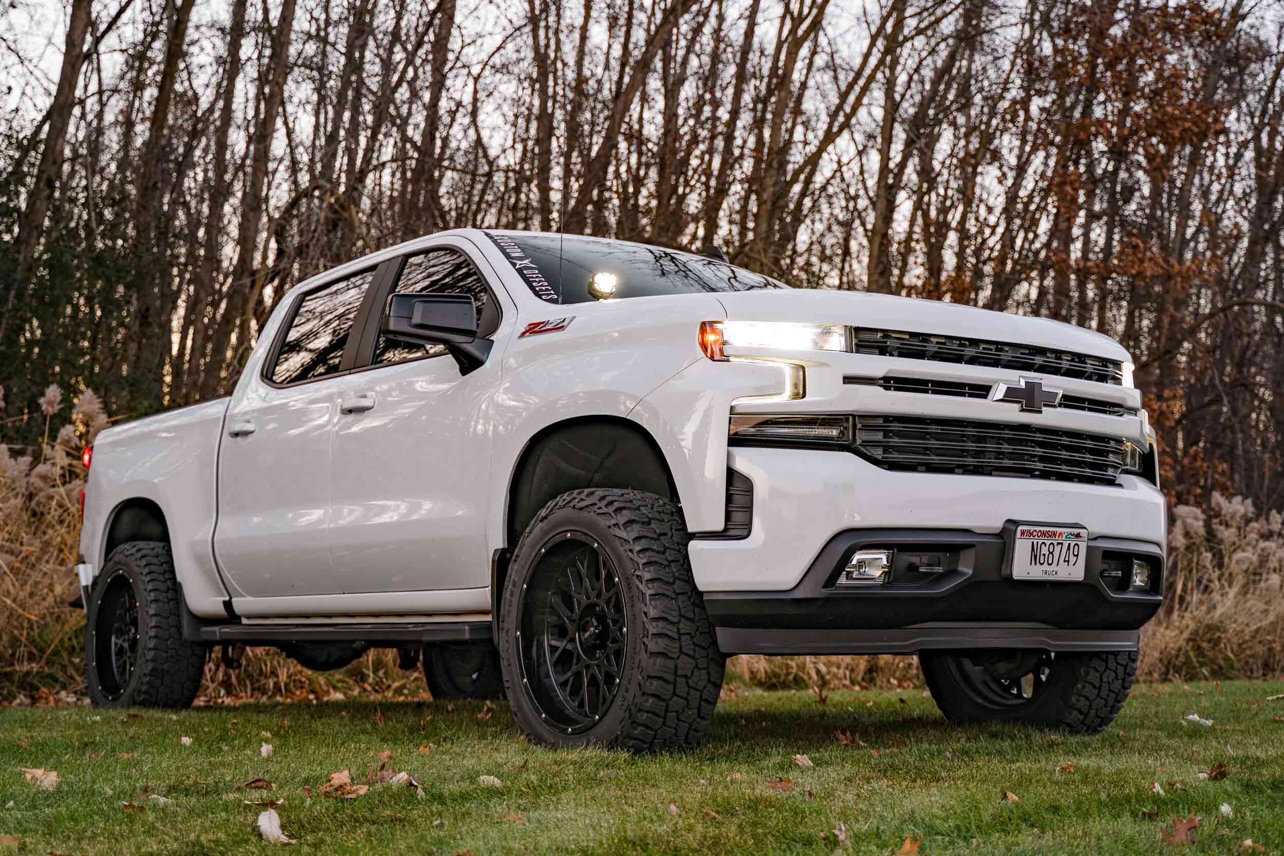 Morimoto 4Banger Ditch Light Kit: 19-24 Silverado 1500 (HXB White Combo Beam)
