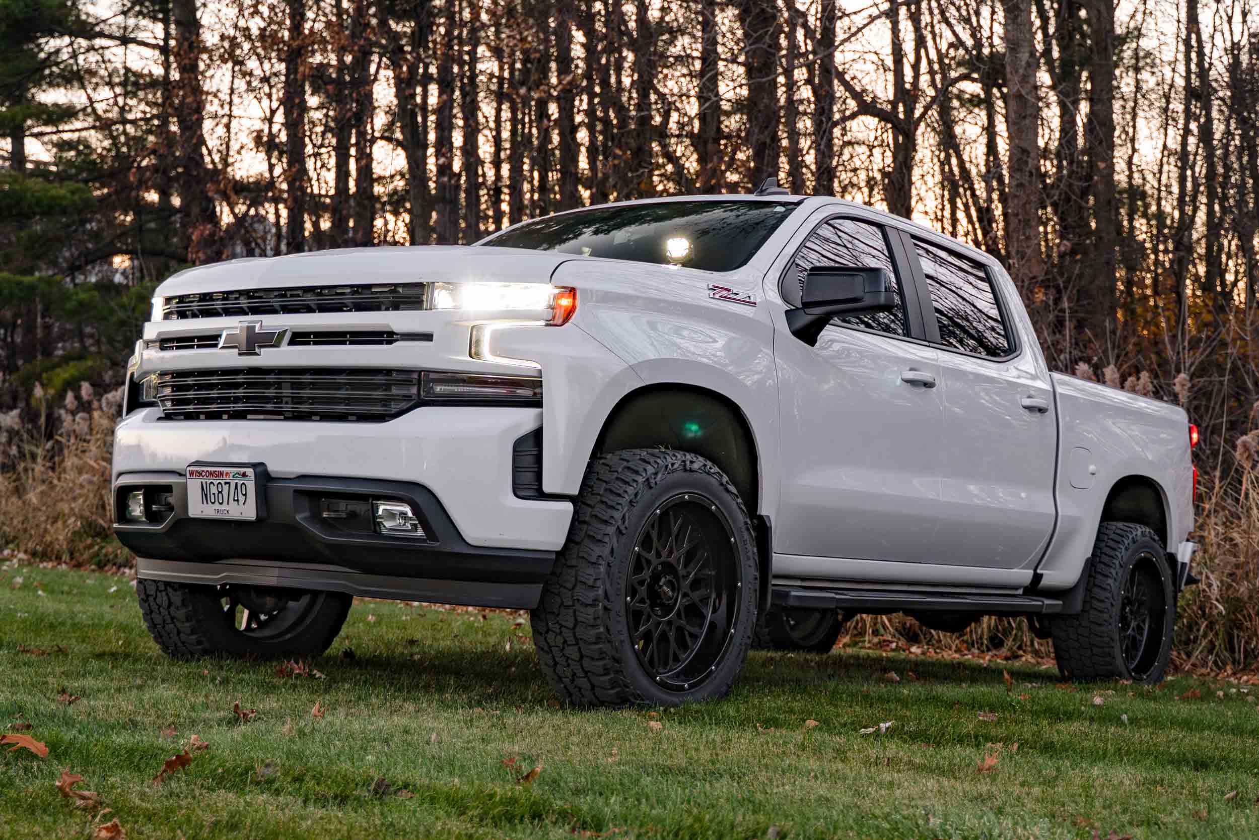 Morimoto 4Banger Ditch Light Kit: 19-24 Silverado 1500 (HXB Yellow Combo Beam)
