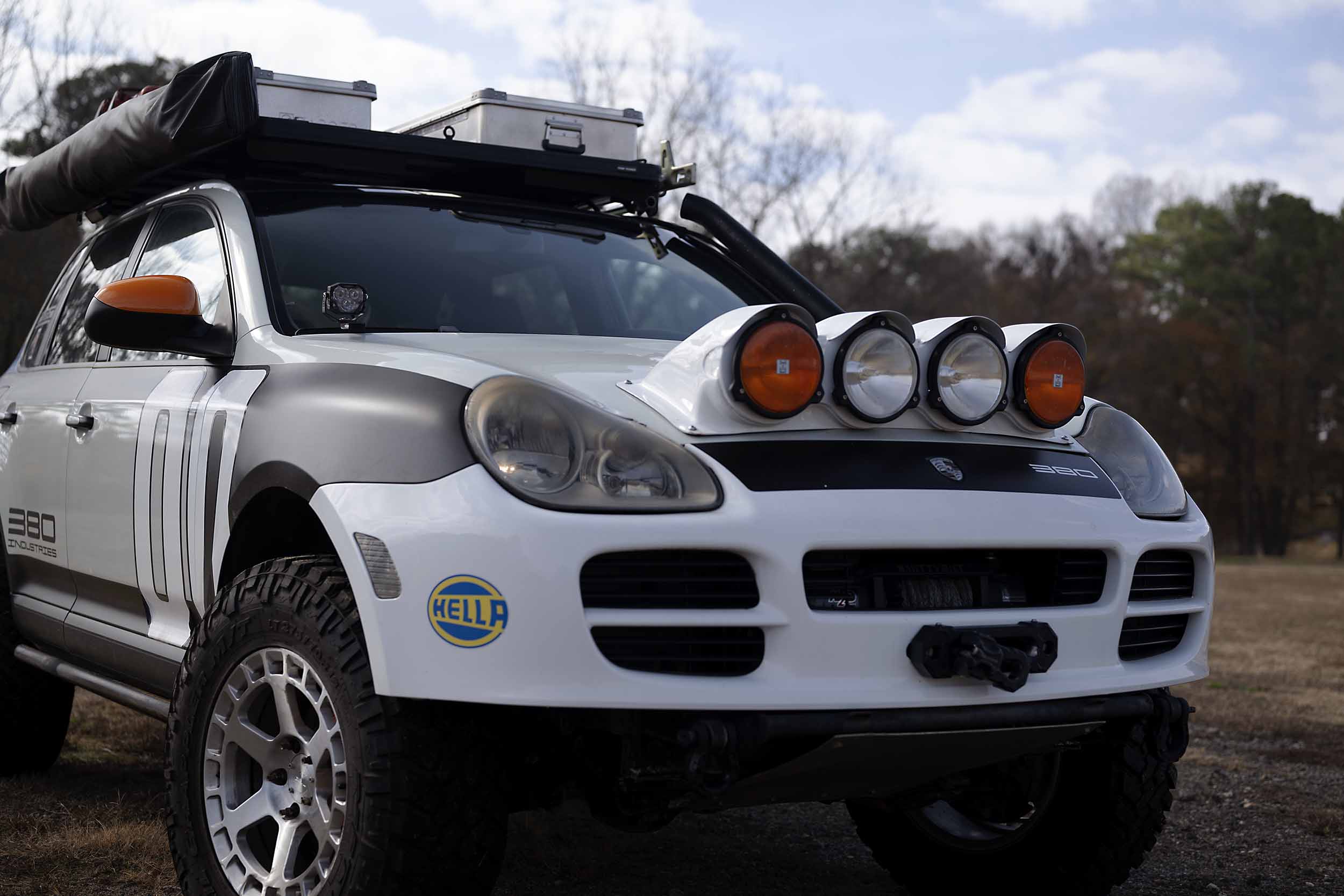 Morimoto 4Banger Ditch Light Kit: 03-10 Cayenne (HXB White Combo Beam)