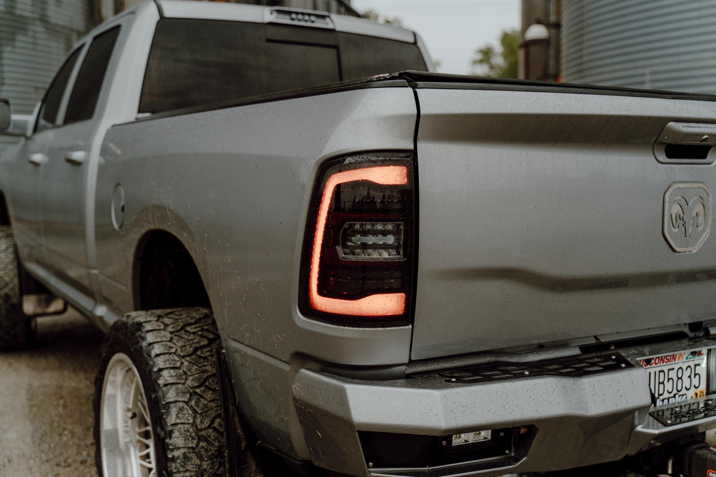 19-24 Ram HD Hybrid Heads and Smoked Tails