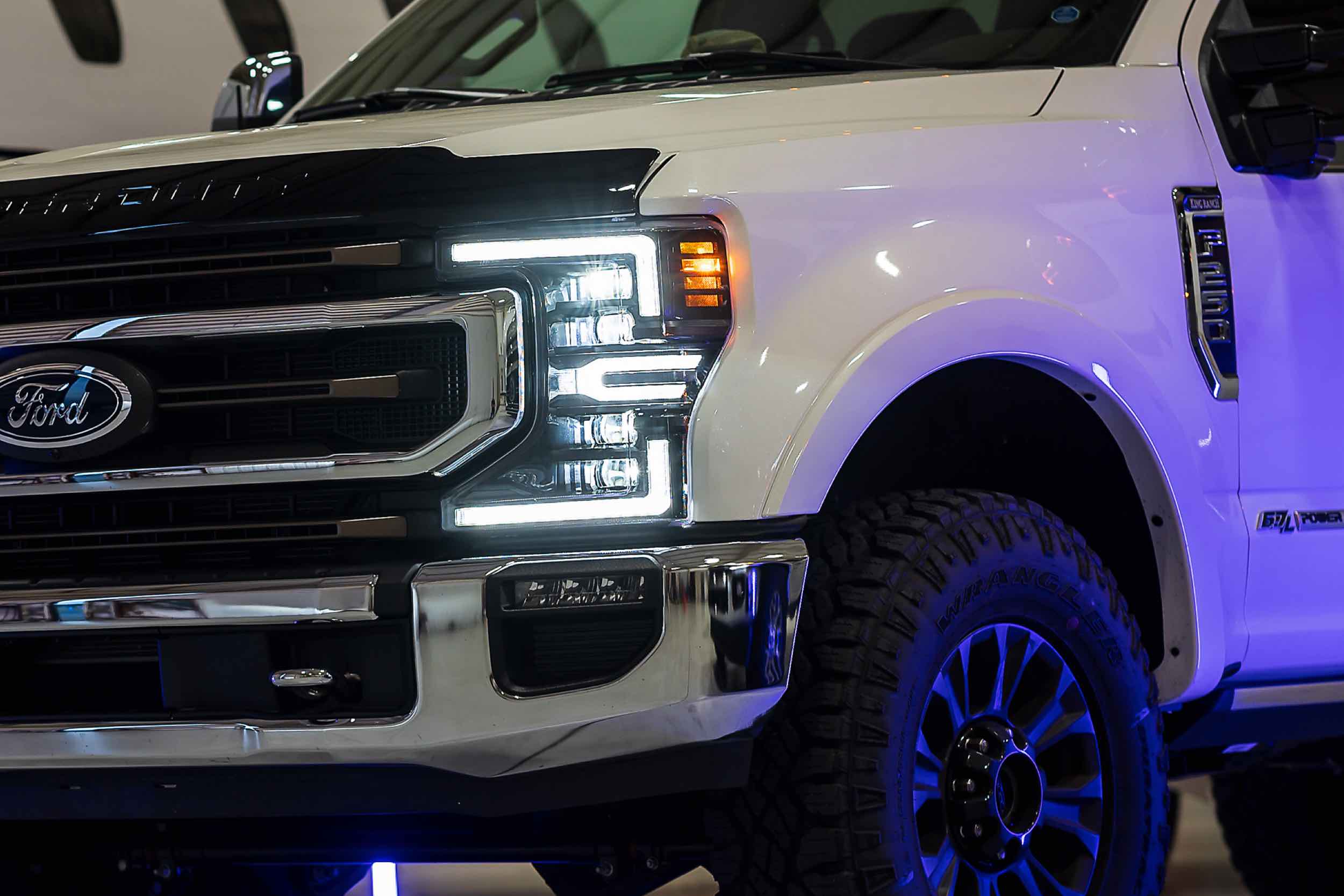 20-22 Ford Super Duty White DRL Heads and Red Tails OEM LED