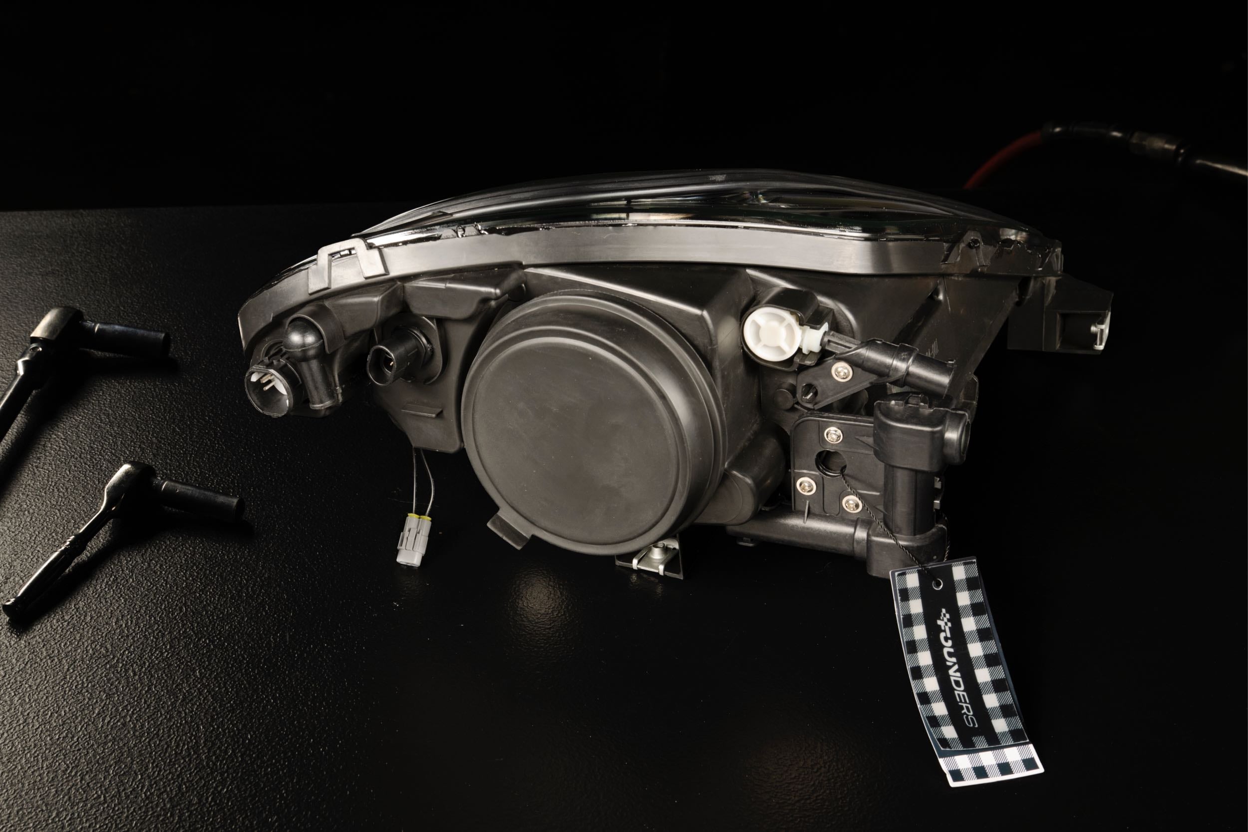Founders Headlights: Ferrari 430 (RHD/Carbon Fiber/Amber)