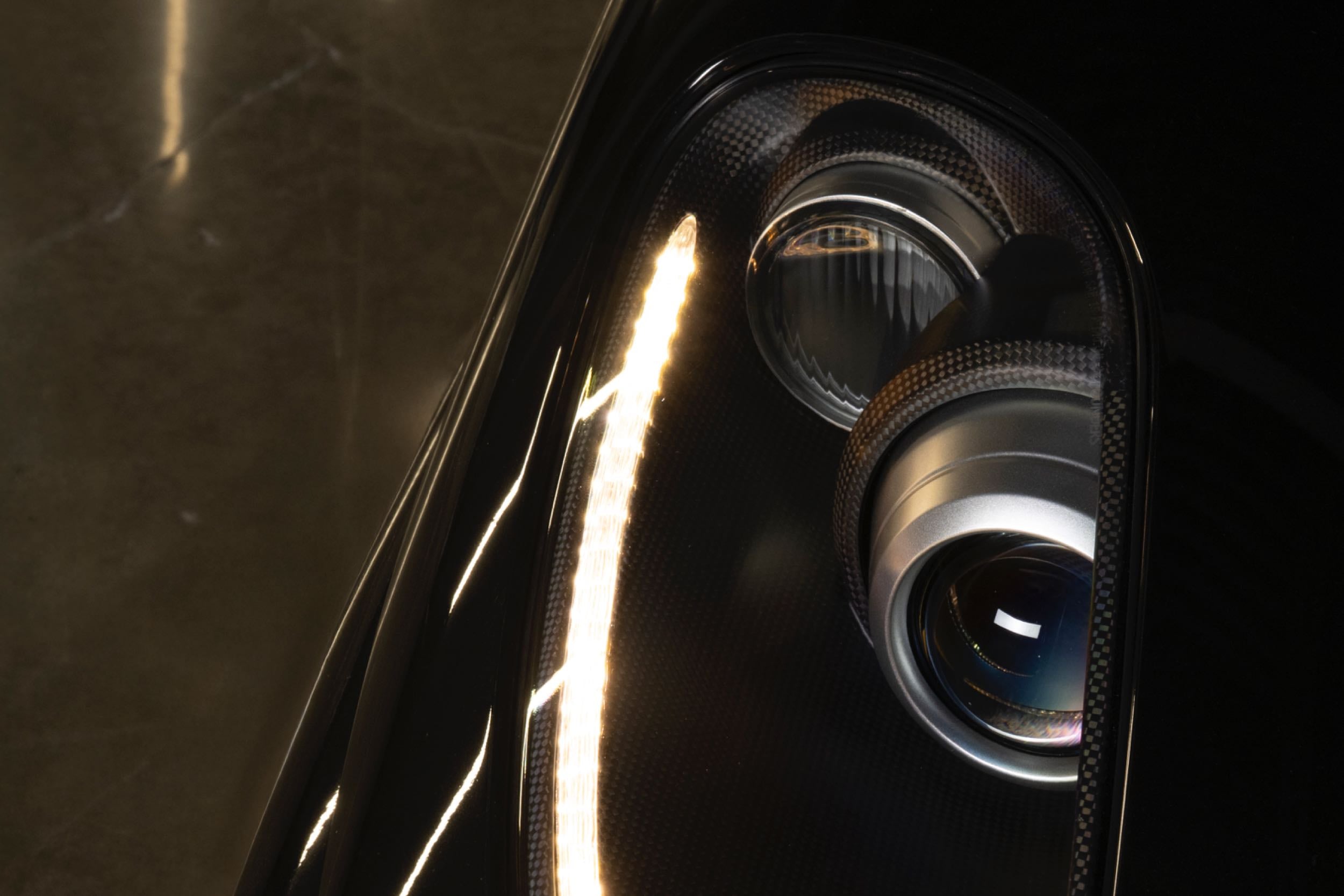 Founders Headlights: Ferrari 430 (RHD/Carbon Fiber/Amber)
