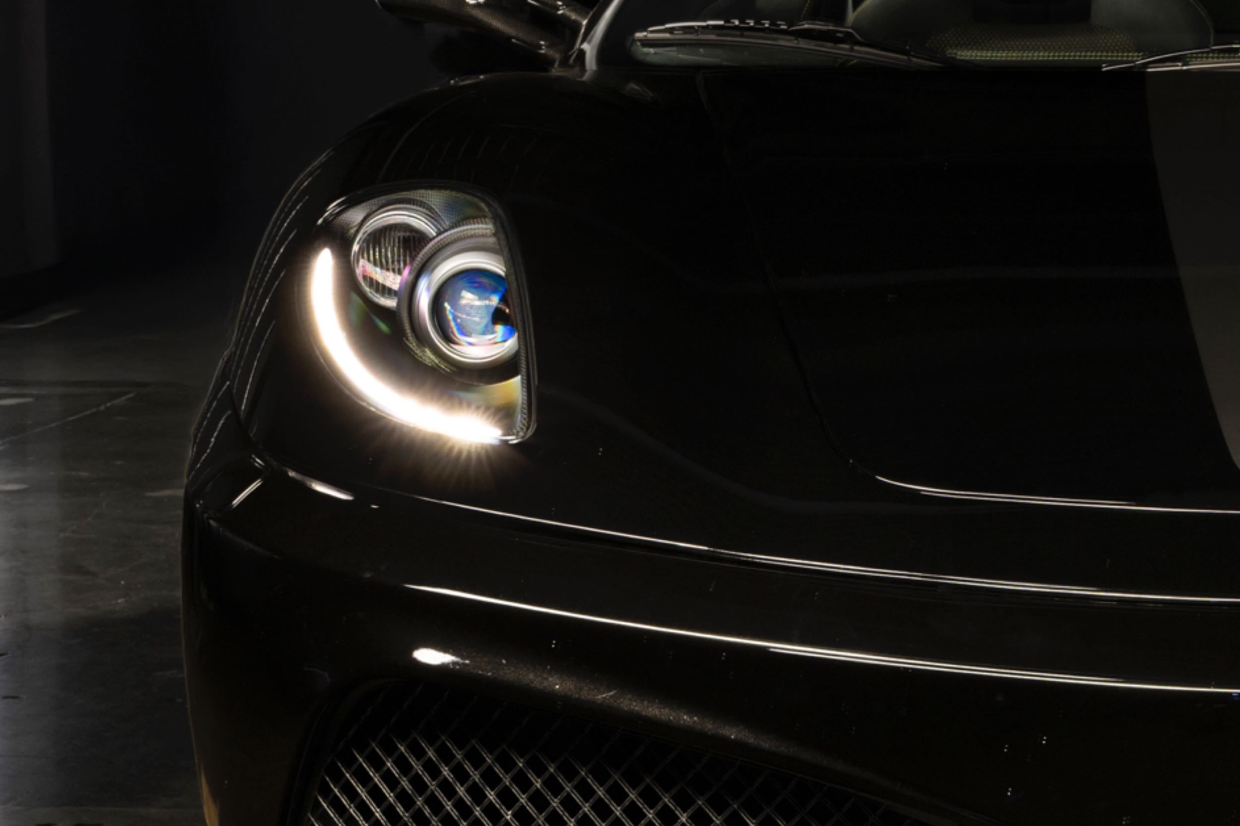 Founders Headlights: Ferrari 430 (RHD/Carbon Fiber/Smoked)