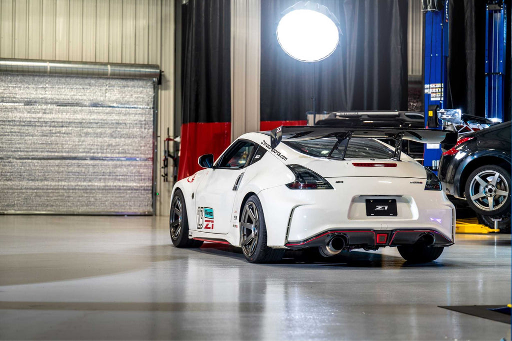 09-21 Nissan 370Z Heads and Tails