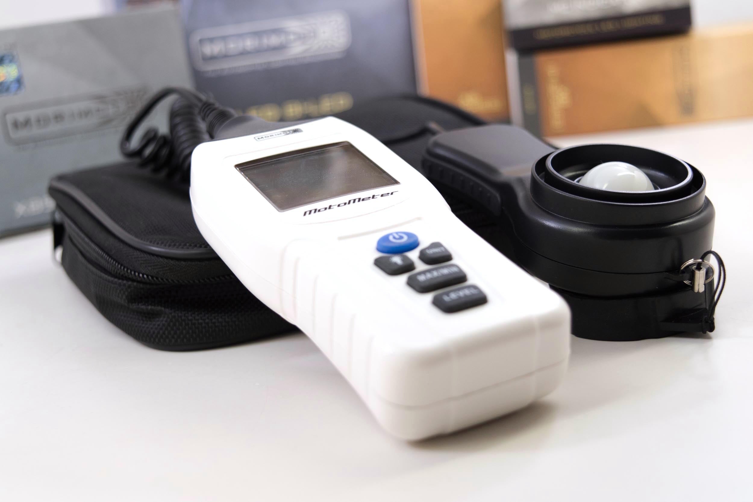 Light Meter: MotoMeter