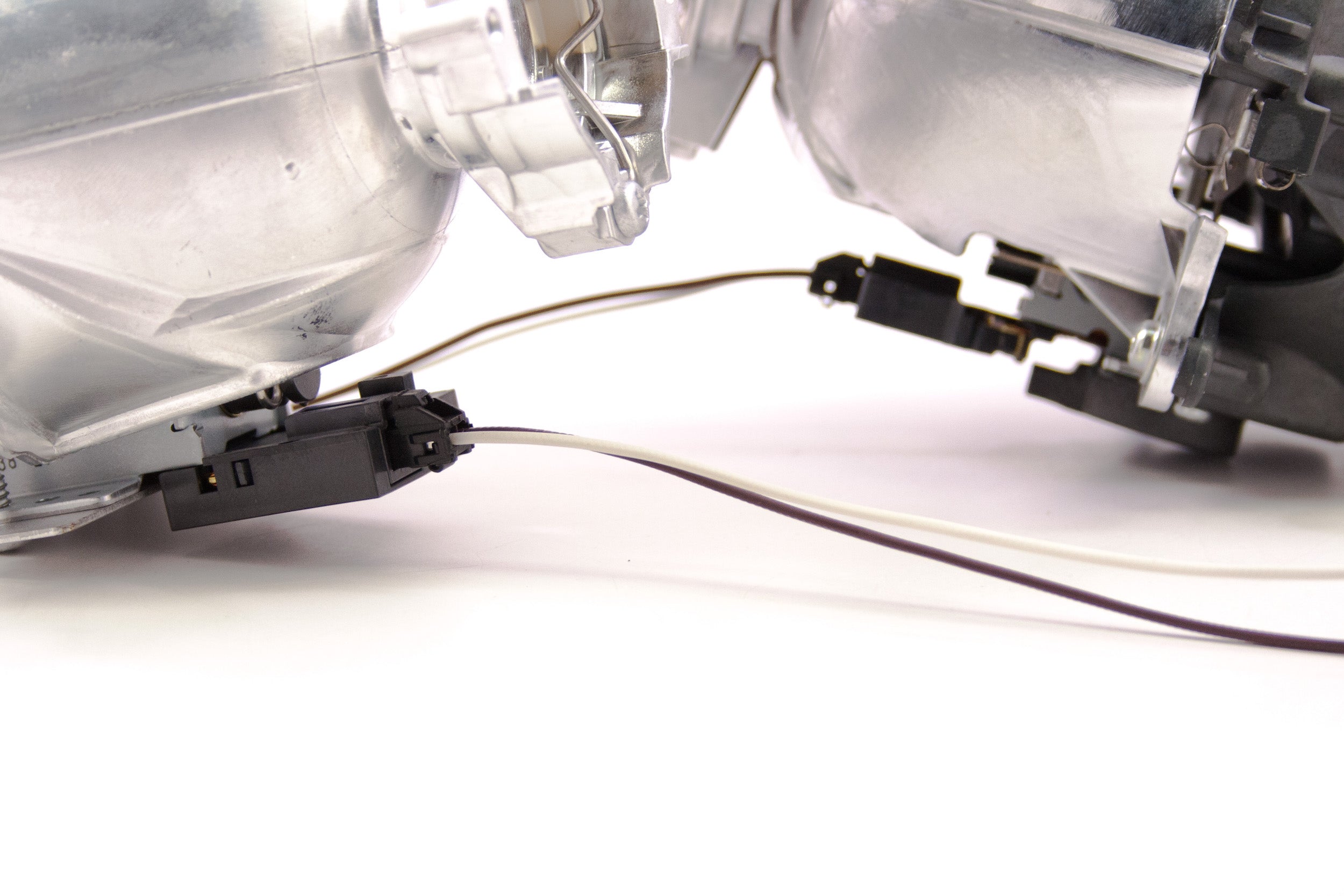 Pigtail: Koito Bi-xenon Solenoid Inputs