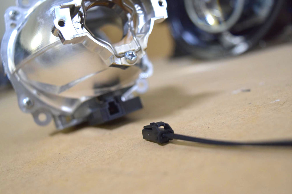 Pigtail: Koito Bi-xenon Solenoid Inputs