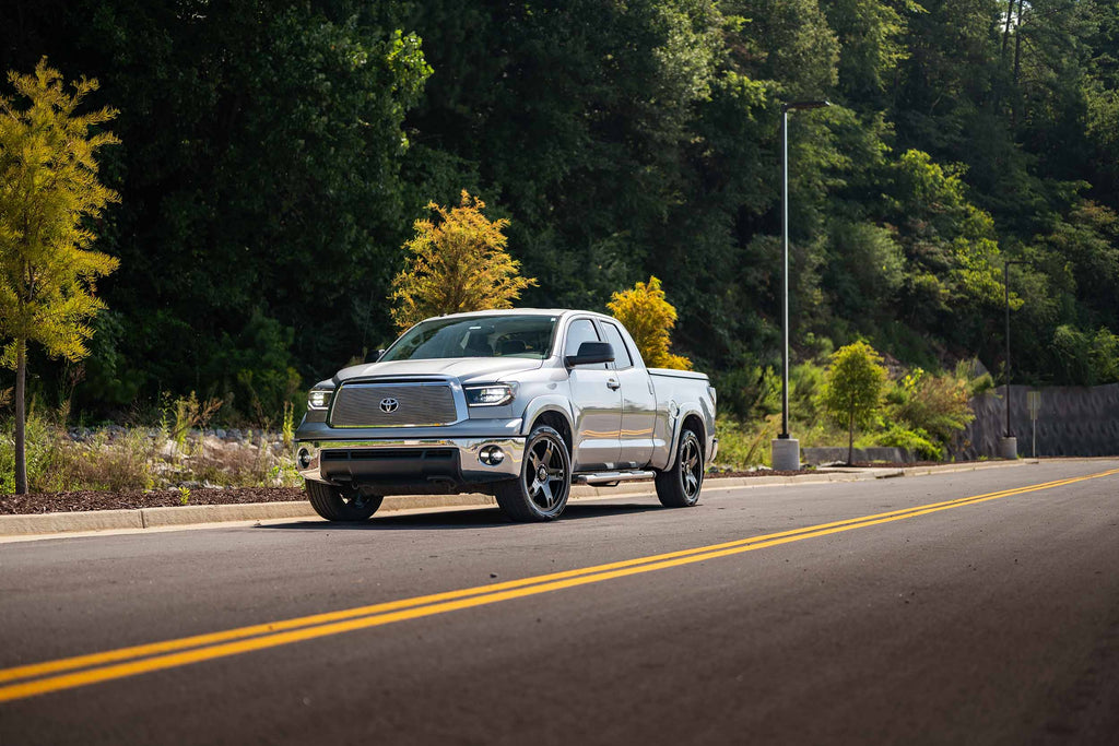 XB LED Headlights: Toyota Tundra (07-13 / White DRL / Set)