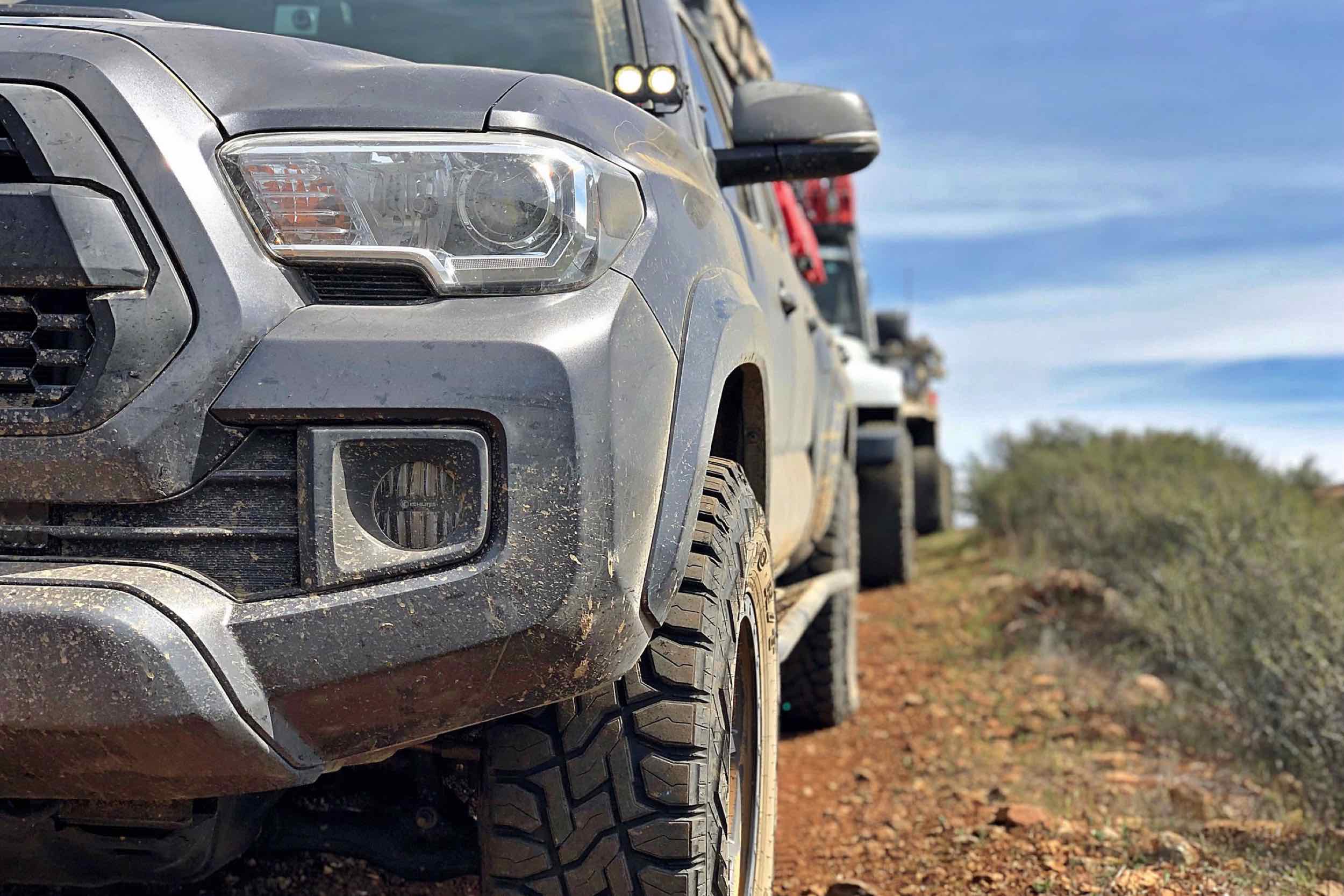Gravity G4 Fogs: Toyota Tacoma Tundra/4Runner/Tacoma (14-20) (Set / White)