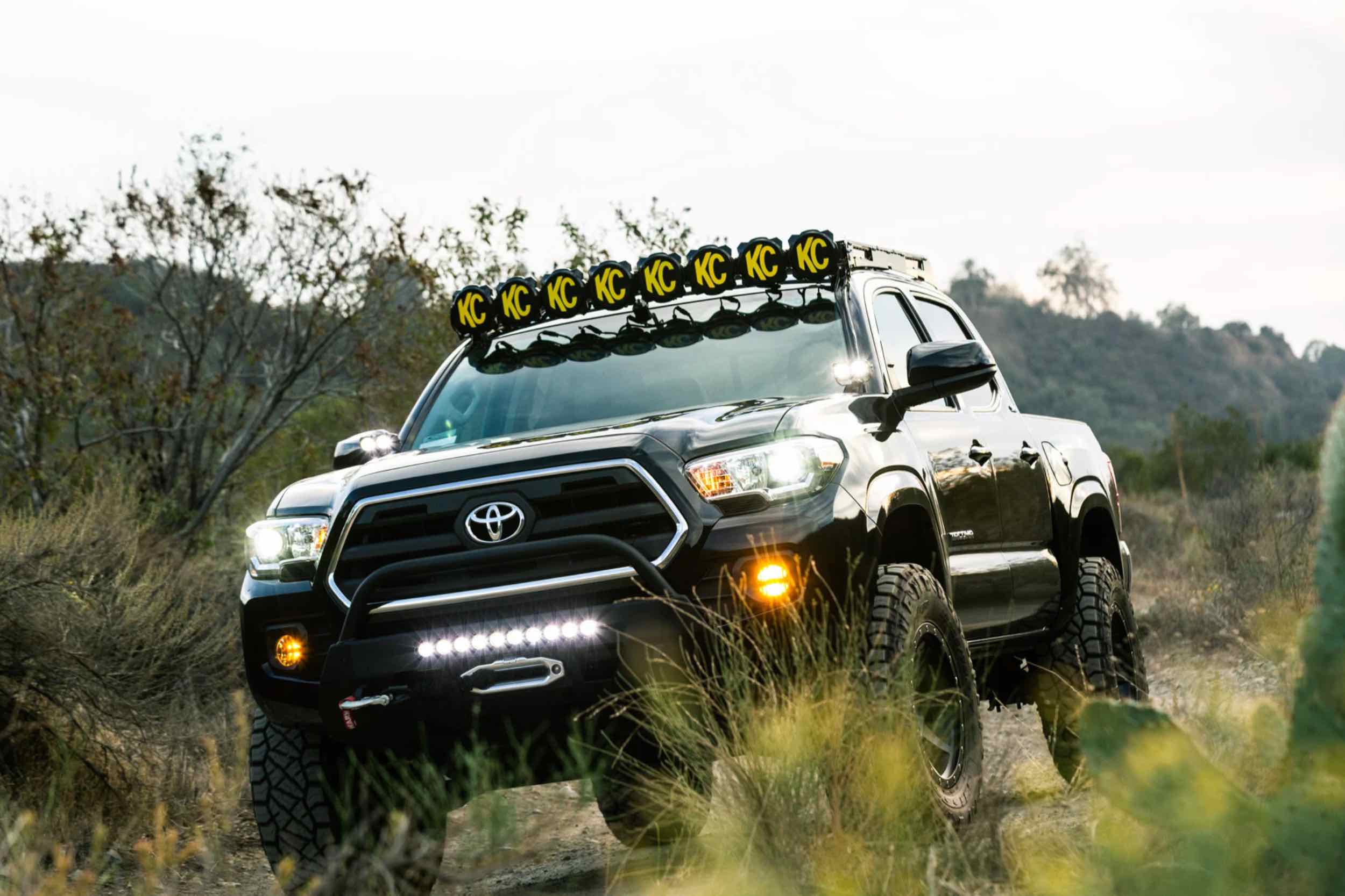 Gravity G4 Fogs: Toyota Tacoma Tundra/4Runner/Tacoma (14-20) (Set / White)