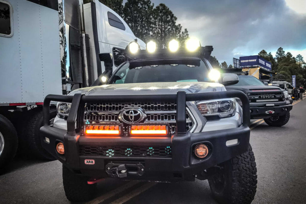 Vision X Shocker LED Light Bar: 40in (Amber Photon Light Pipe / With Harness / Race Version)