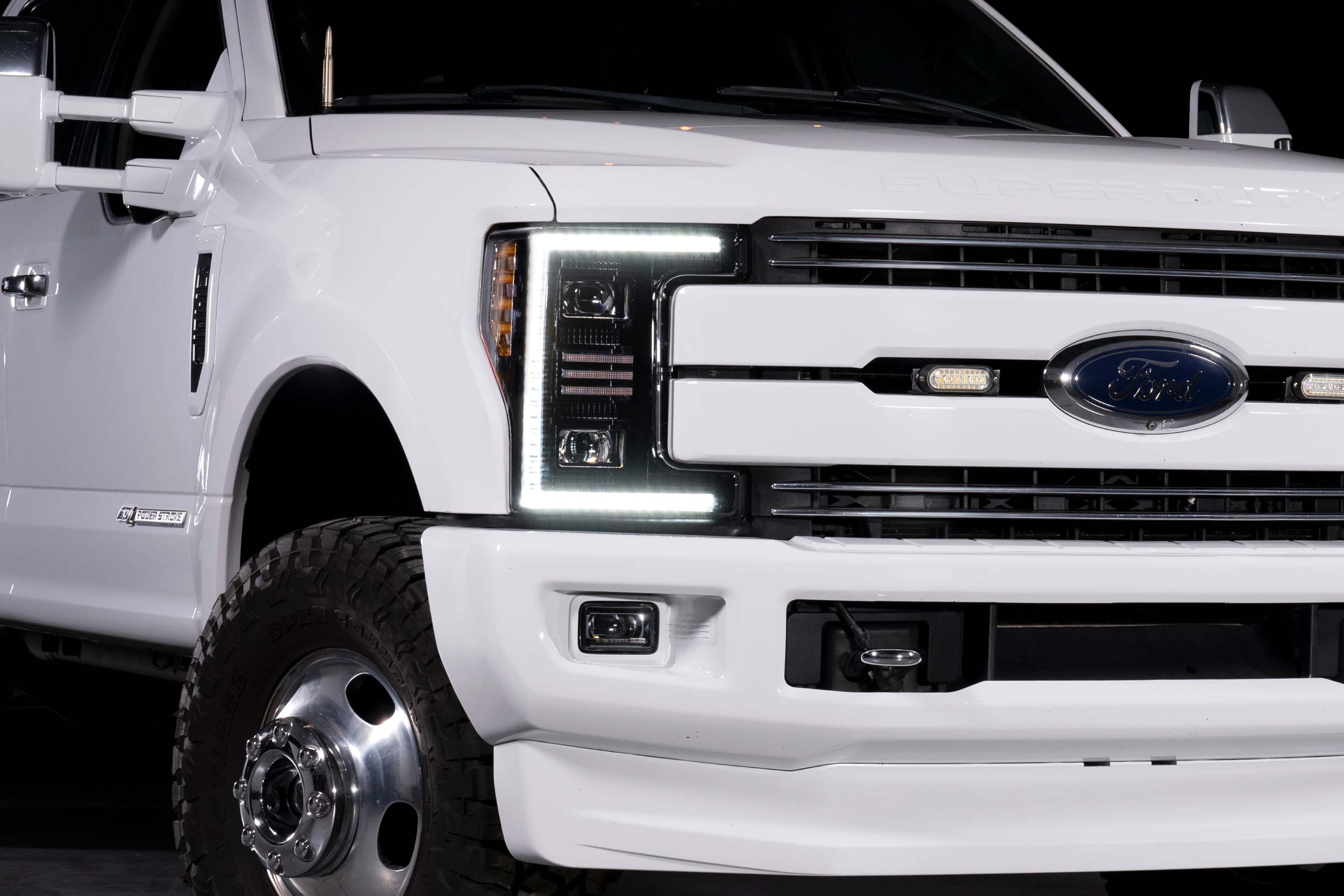 XB Hybrid LED Headlights: Ford Super Duty (17-19 / Set)