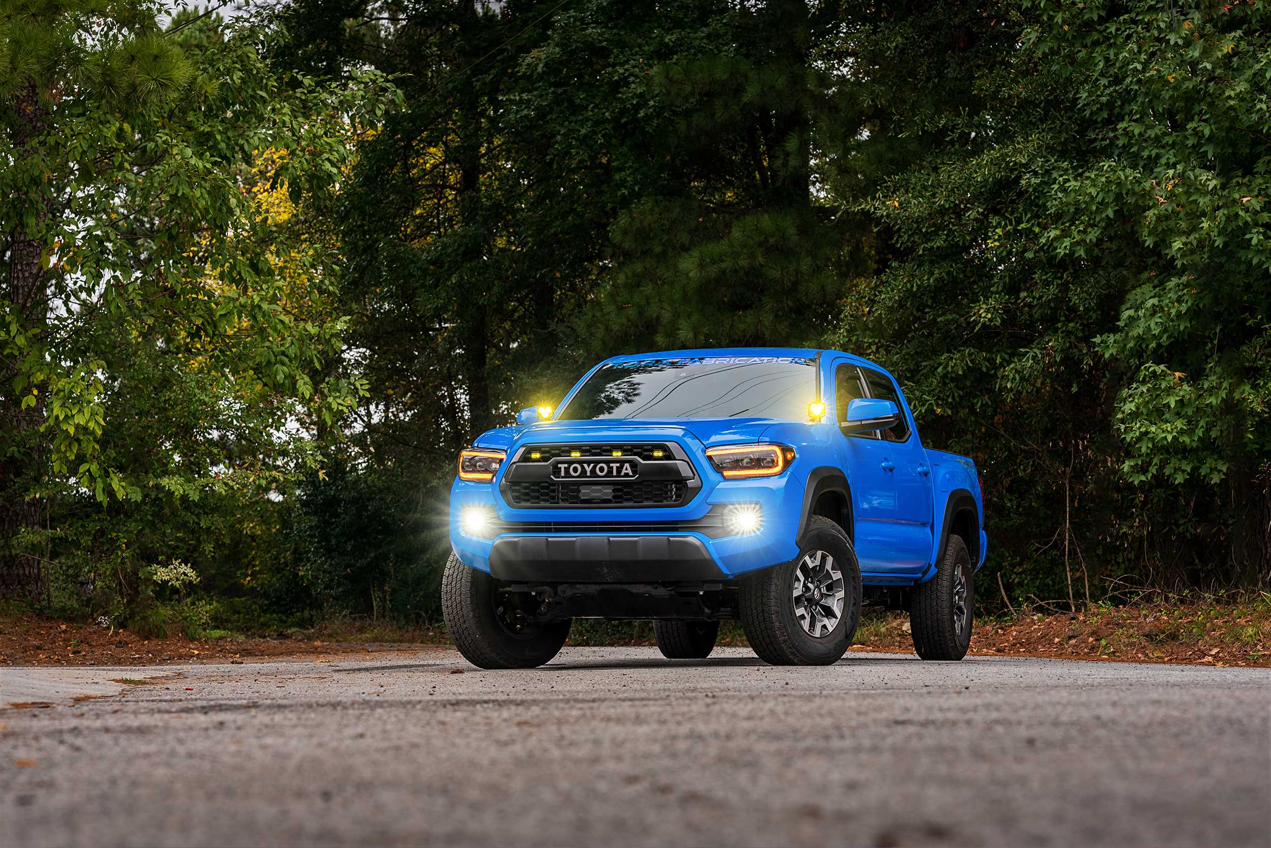 Morimoto 4Banger Ditch Light Kit: 16-23 Tacoma (NCS Yellow Spot Beam)