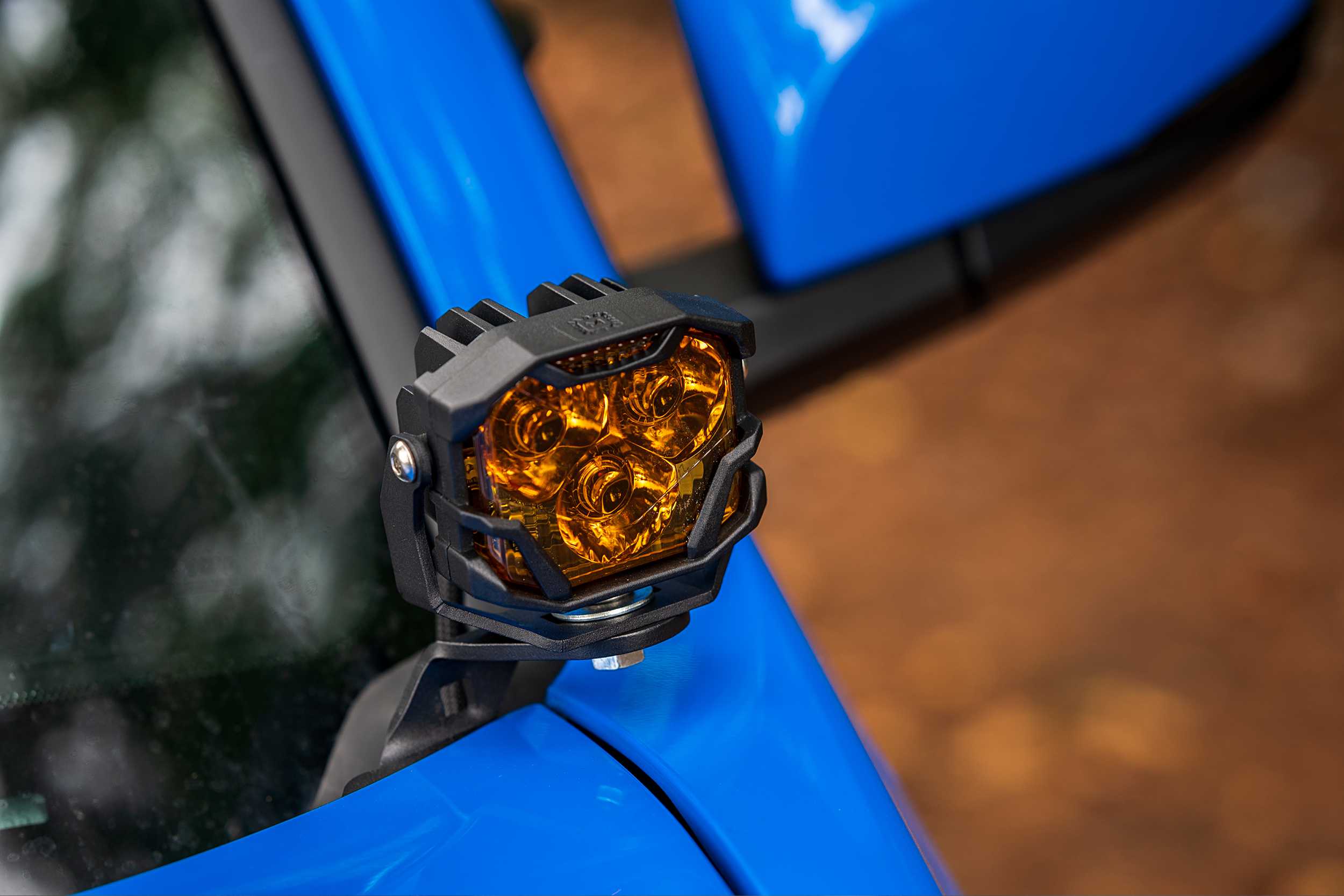 Morimoto 4Banger Ditch Light Kit: 14-18 Silverado 1500 (HXB Yellow Combo Beam)