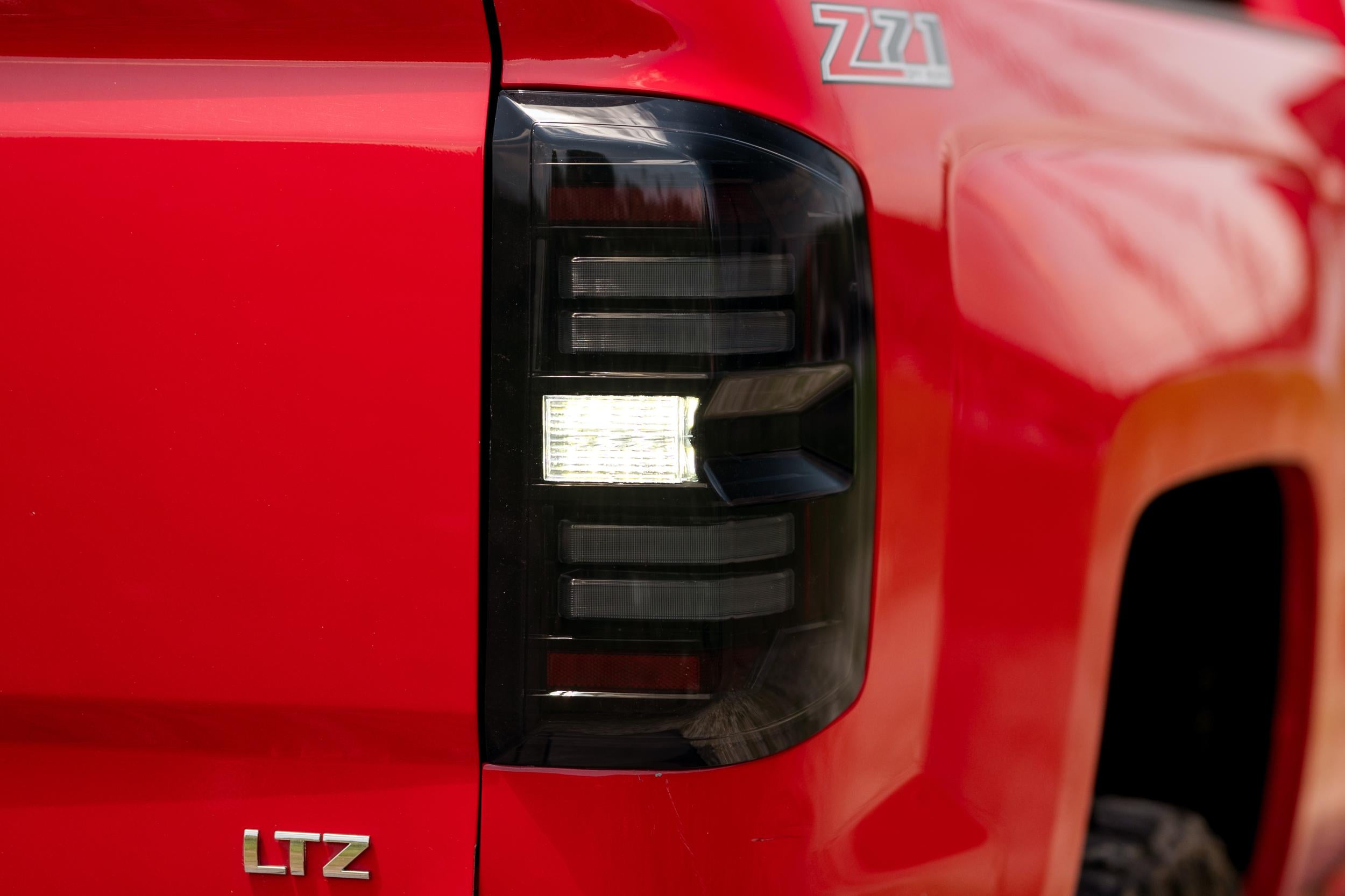 XB LED Tail Lights: GMC Sierra (14-18 / Smoked Lens / Set)
