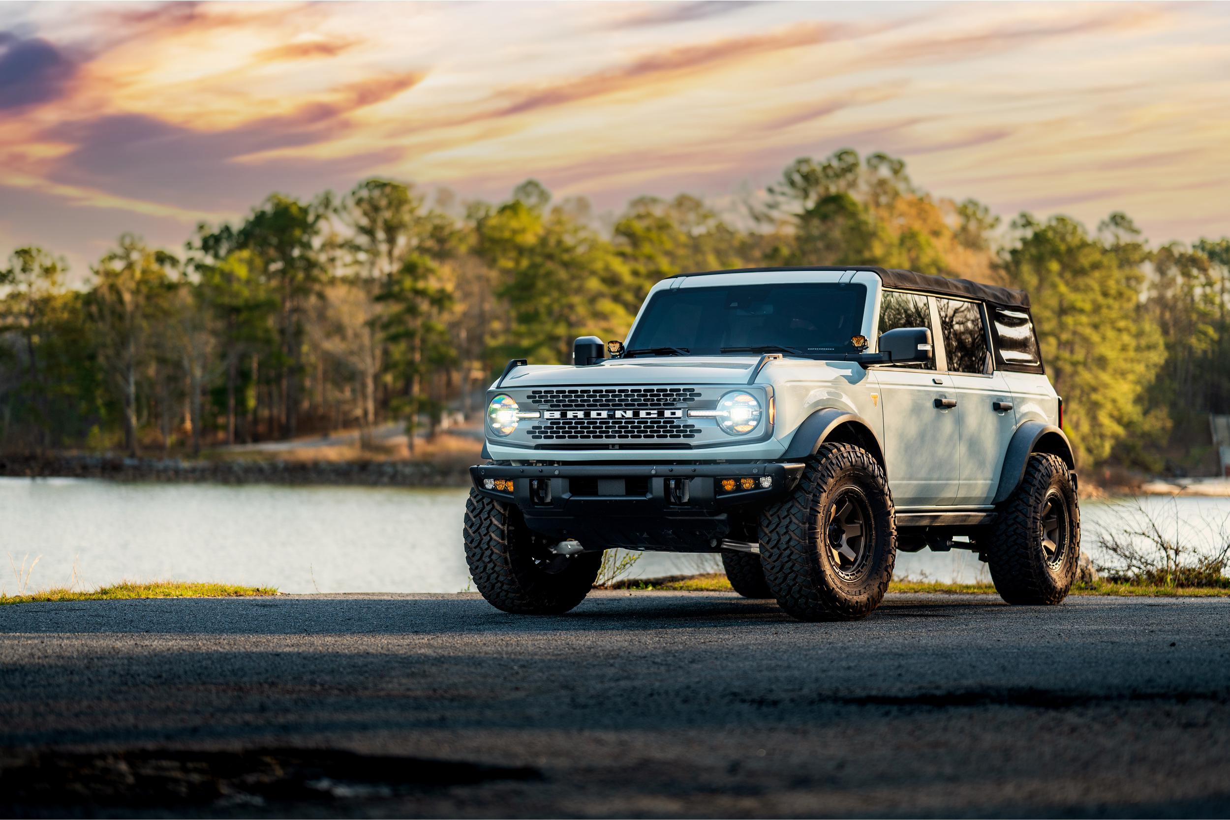 4Banger Triple Fog Kit: 2021+ Bronco (brackets and harness)